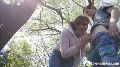 Shagging a horny MILF in the woods - sunporno.com