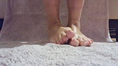 Real Amateur French Milf Feet Fetish - hclips.com - France
